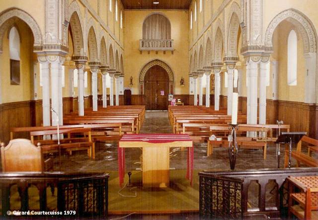 P1246_eglGW.jpg - Intérieur de l'église en 1979