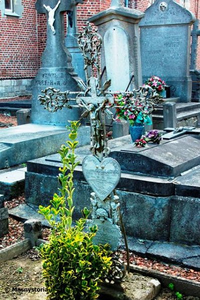 P1297_DSC04796GW.jpg - Croix  du « vieux cimetière »