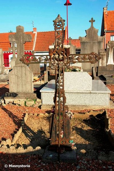 P1297_DSC04802GW.jpg - Croix  du « vieux cimetière »